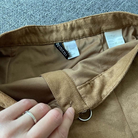 4/$24 🧡 Camel Zip front mini skirt - Picture 3 of 6